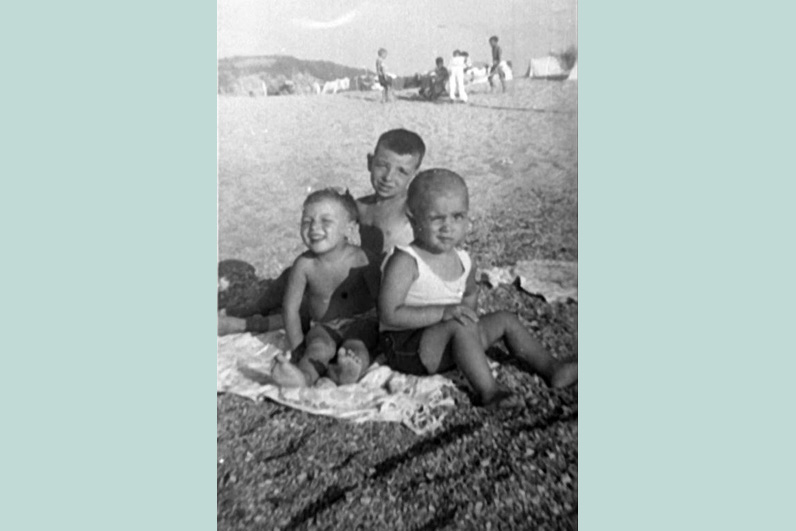 Bimbi al mare 