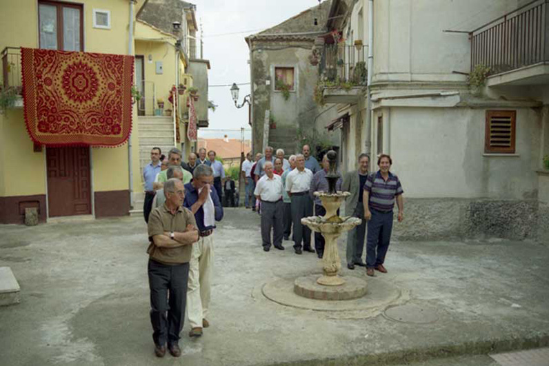 Arrivati a piazza San Foca Martire