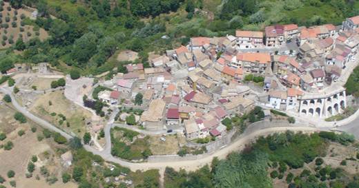 Veduta aerea del Borgo Antico
- Pend�no/Piano Brossi/ Magliacane/ Chiesa San Foca-ex Castello
