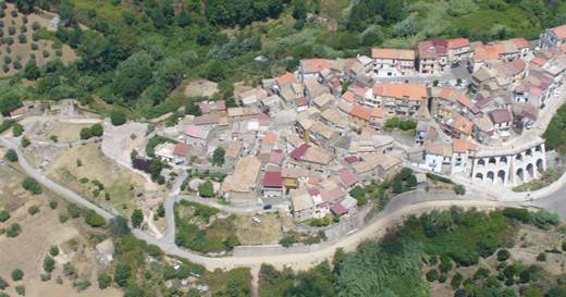 Veduta aerea del Borgo Antico
- Pend�no/Piano Brossi/ Magliacane/ Chiesa San Foca-ex Castello