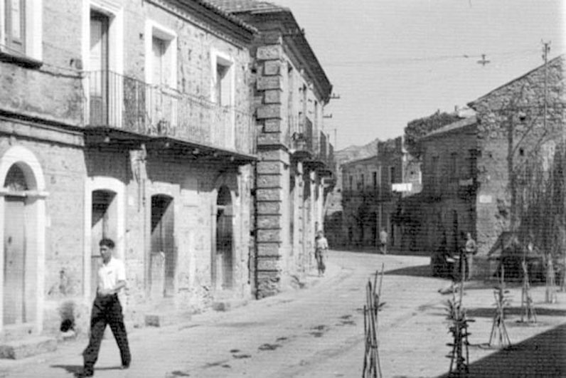 Piazza Santa Maria degli Angeli e Cinema