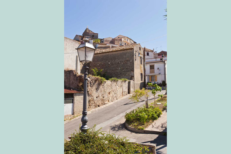 Vista_adiacente_Chiesa_delle_grazie