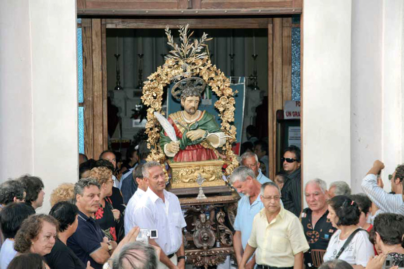 San_Foca_Uscita_dalla_chiesa