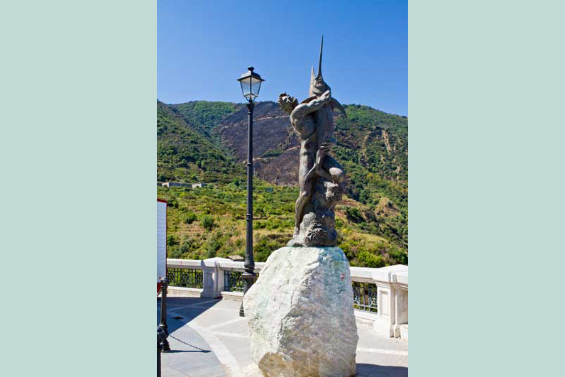 Monumento al Pesce Spada